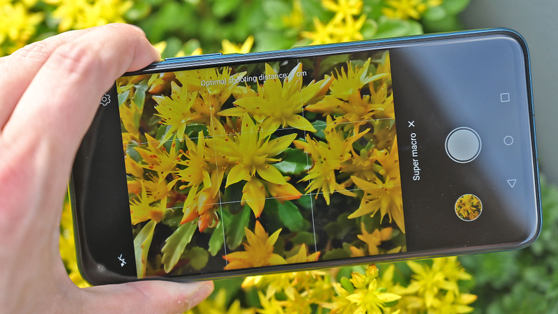 trying to snap pics from just 1.5 inches away is actually harder than it seems, especially when you can’t rely on autofocus.